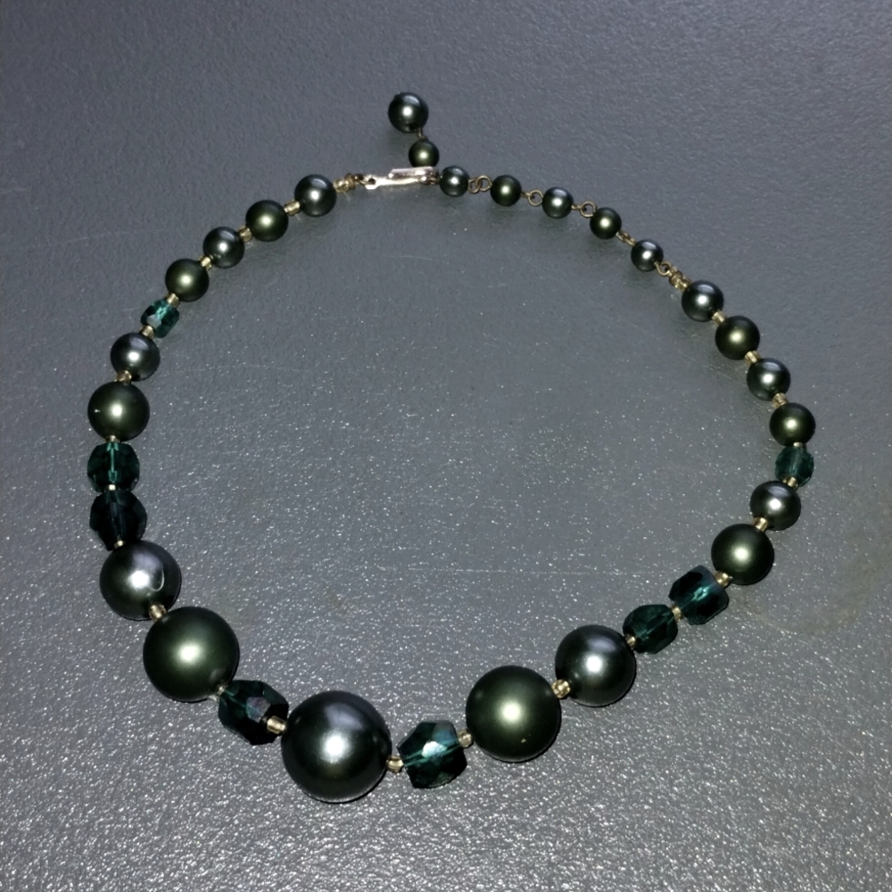 Vintage Japan beaded necklace Green Aurora Borealis Crystals